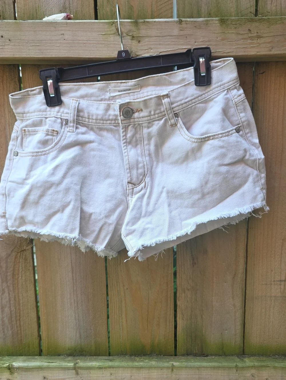 Blue Asphalt Cream Frayed Hem Denim Shorts
